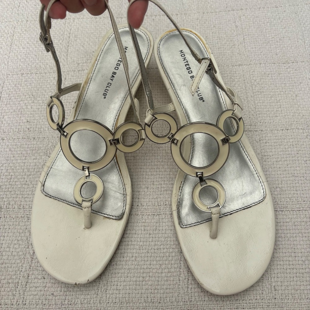 Women's 10 Wide Y2K Montego Bay Club White O-Ring Low Wedge Thong Sandals